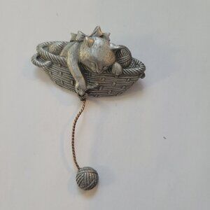 JJ Cat In Basket Pewter Pin Brooch With Dangling Yarn Ball